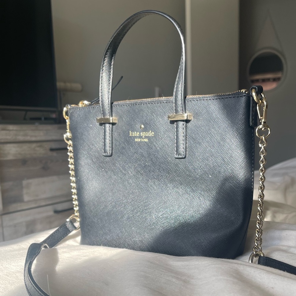 Black Kate Spade Crossbody Bag. - Picture 3 of 3